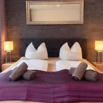 Feelgoodflats Design Apartment In City Center, Central Station Close With Netflix Und Workplace