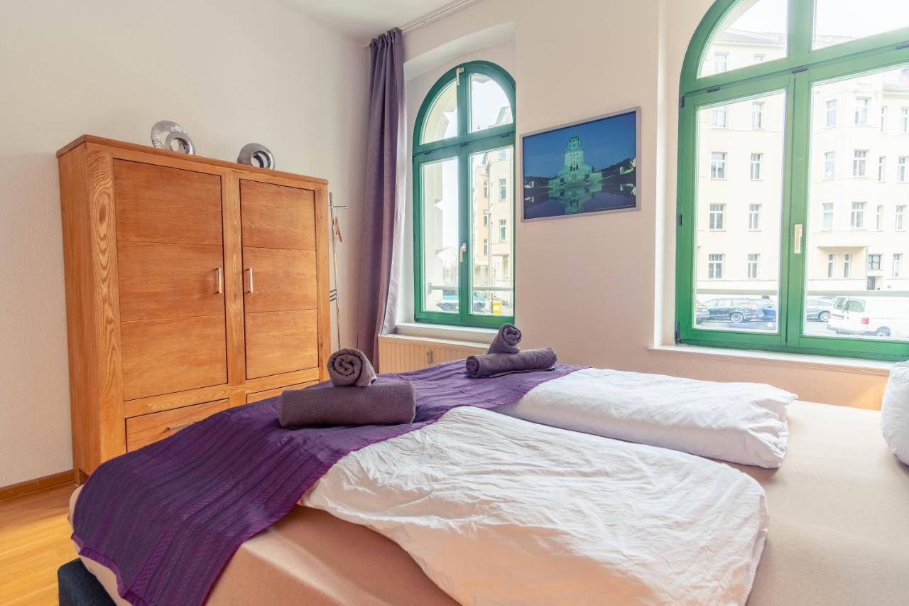 Feelgoodflats Design In Center, Station Close With Netflix Und Workplace
