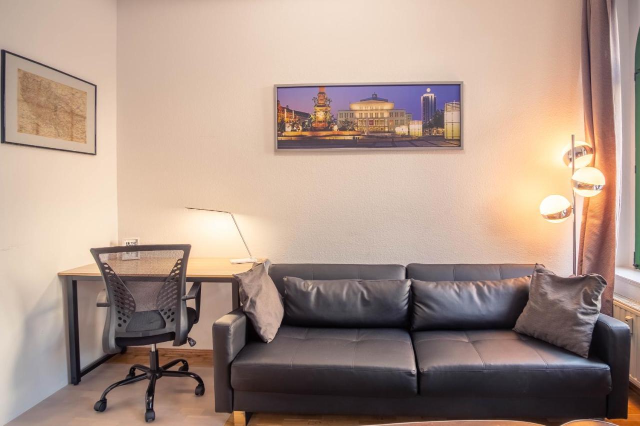 Feelgoodflats Design In Center, Station Close With Netflix Und Workplace
